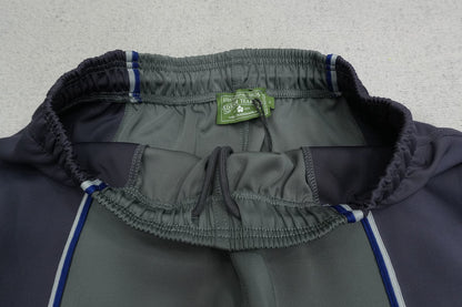 D - SWEATPANTS