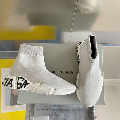 B - SNEAKERS