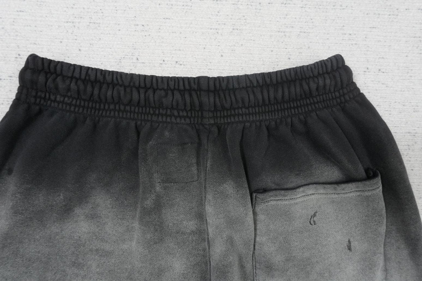 H - SWEATPANTS