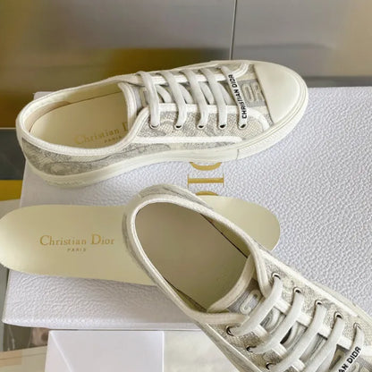 D - SNEAKERS