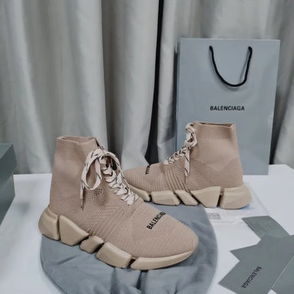 B - SNEAKERS