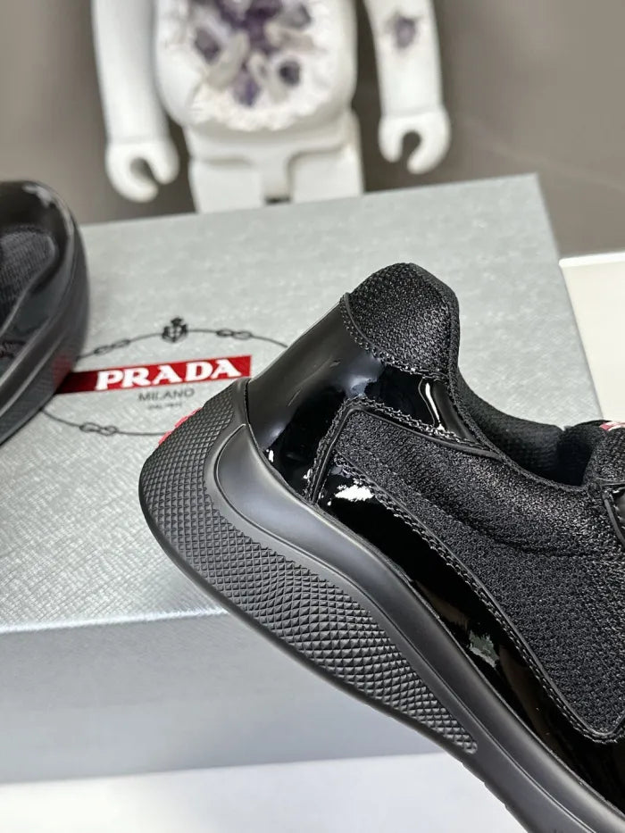 P - SNEAKERS