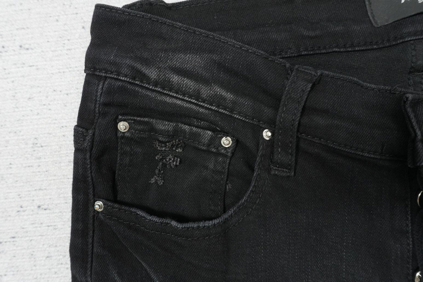 A - JEANS