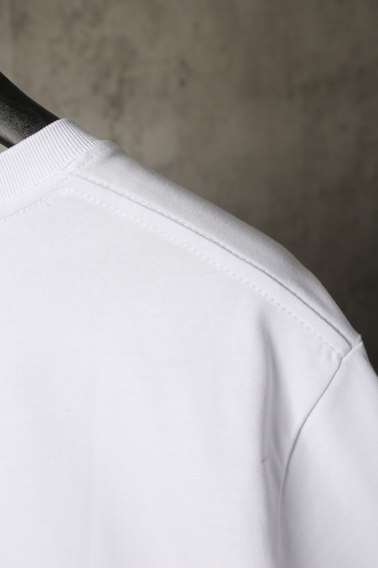 L - TSHIRT
