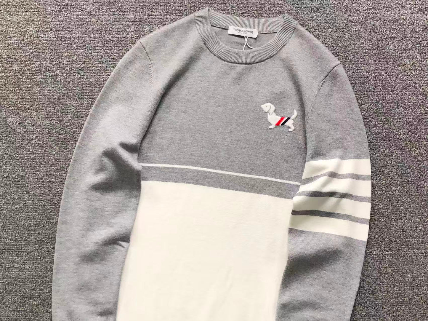 T - SWEATER