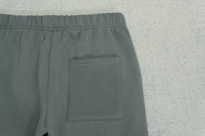 B - SWEATPANTS