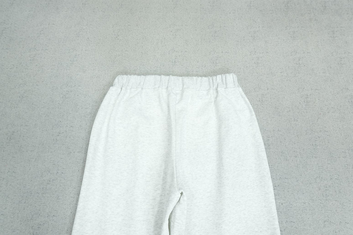 S - SWEATPANTS