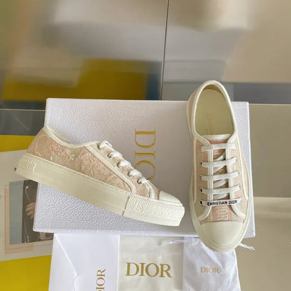 D - SNEAKERS
