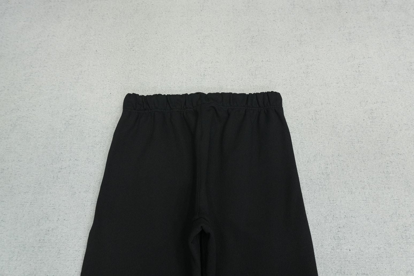 F - SWEATPANTS