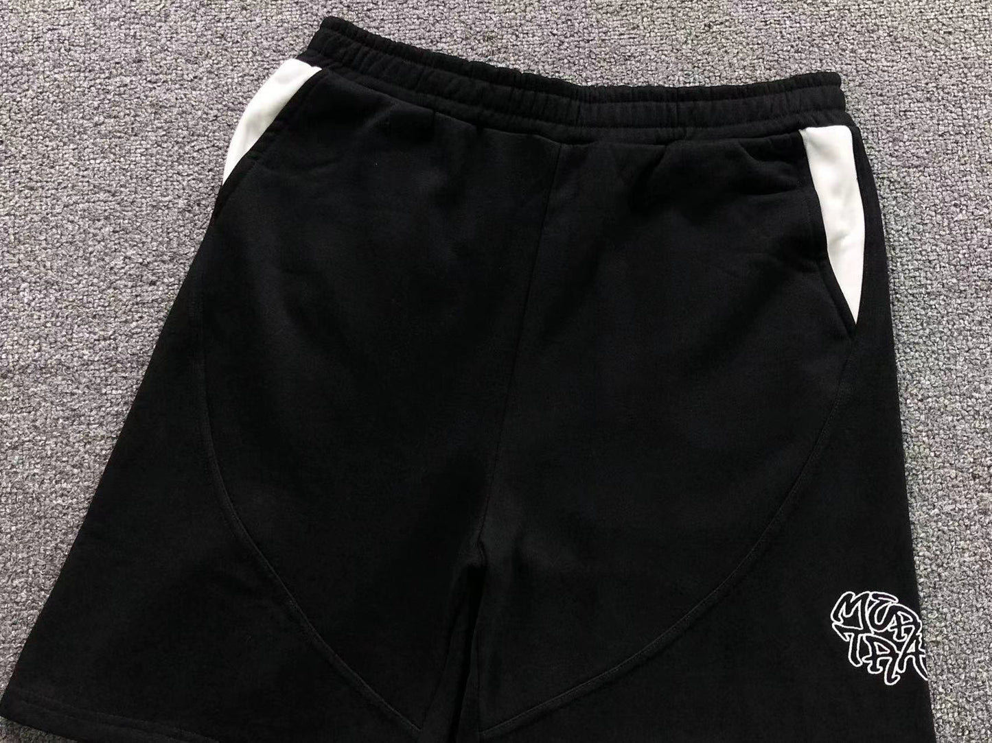 M - SHORTS