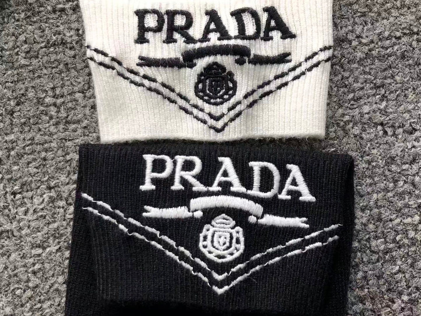 P - SWEATER