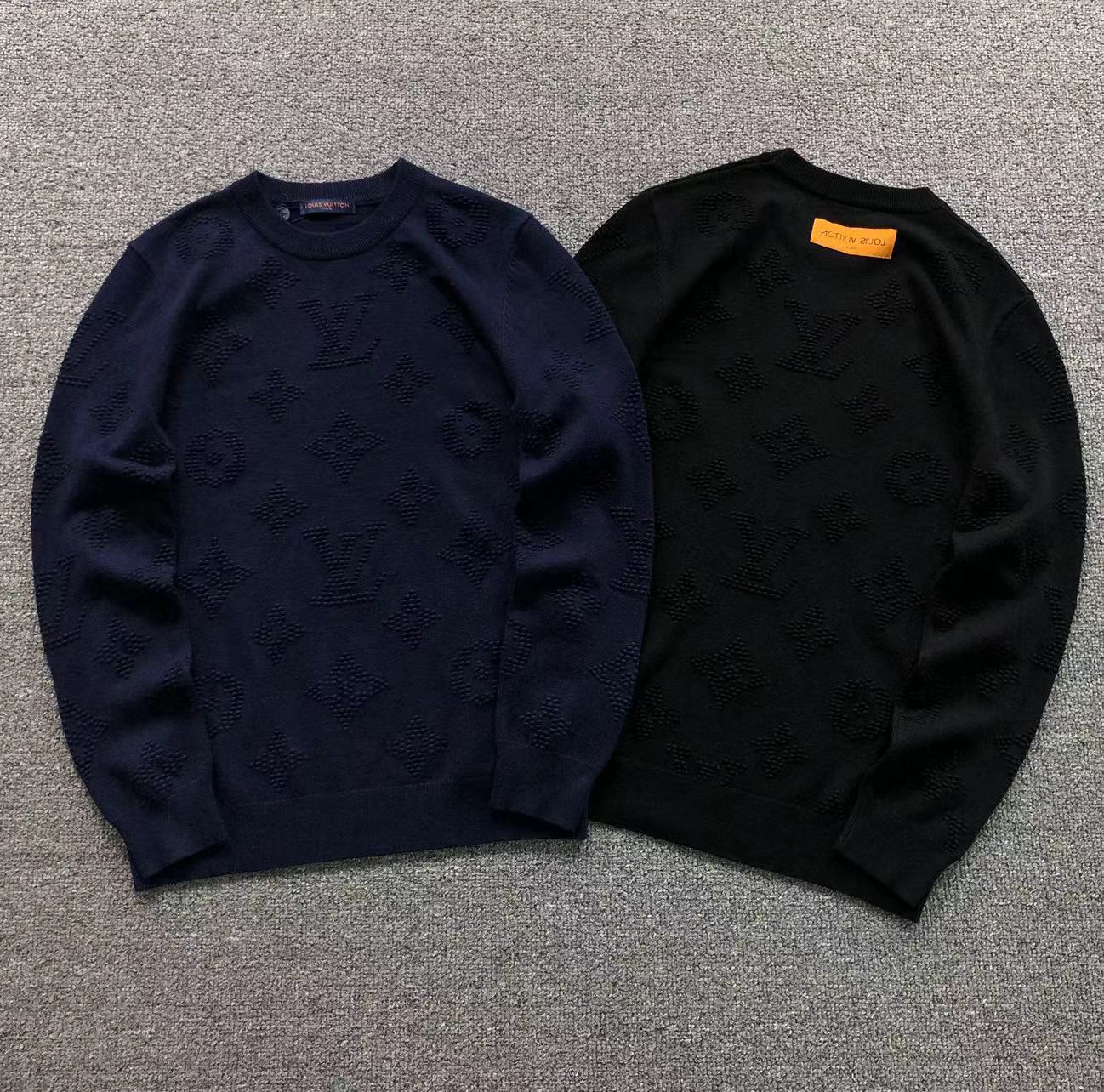 L - SWEATER